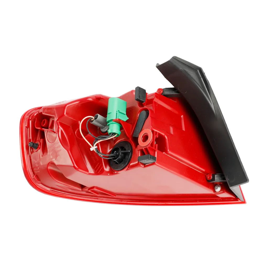 2013-2014 Audi A4 Quattro Base höger yttre bakljus bakljus 8K5945096AC