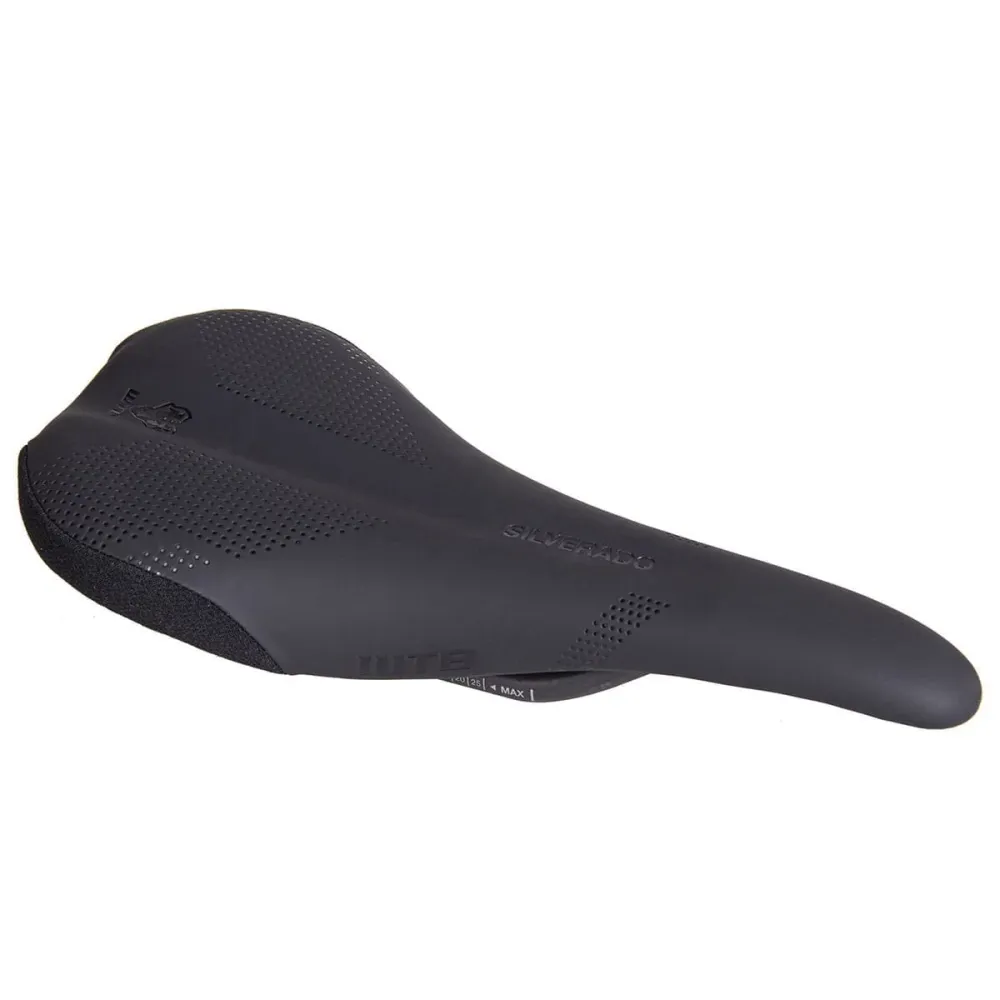 WTB SILVERADO 135 mm kolfibersadel med svarta skenor