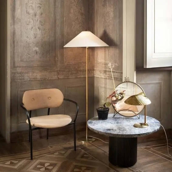 5321 Table Lamp