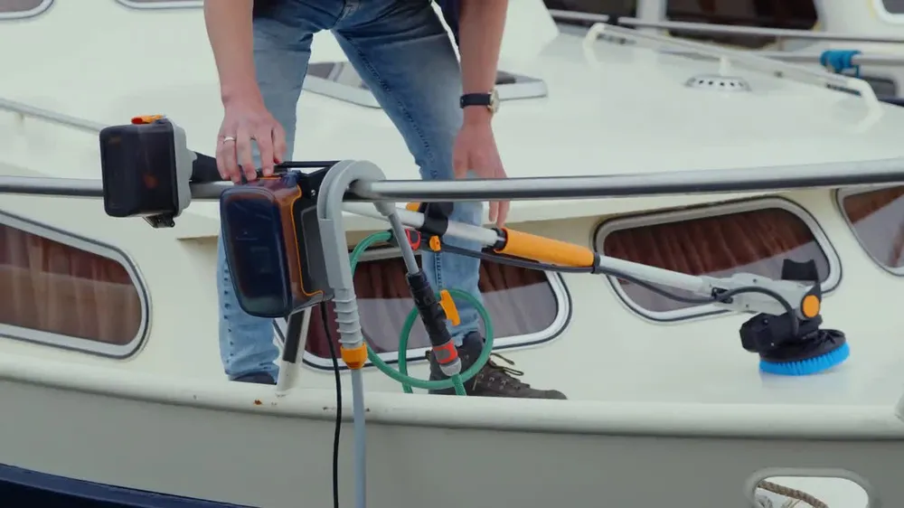 Batavia, TwinBrush 18V Batteridriven tvättborste med blå borste - inkl. 4 Ah batteri och laddare