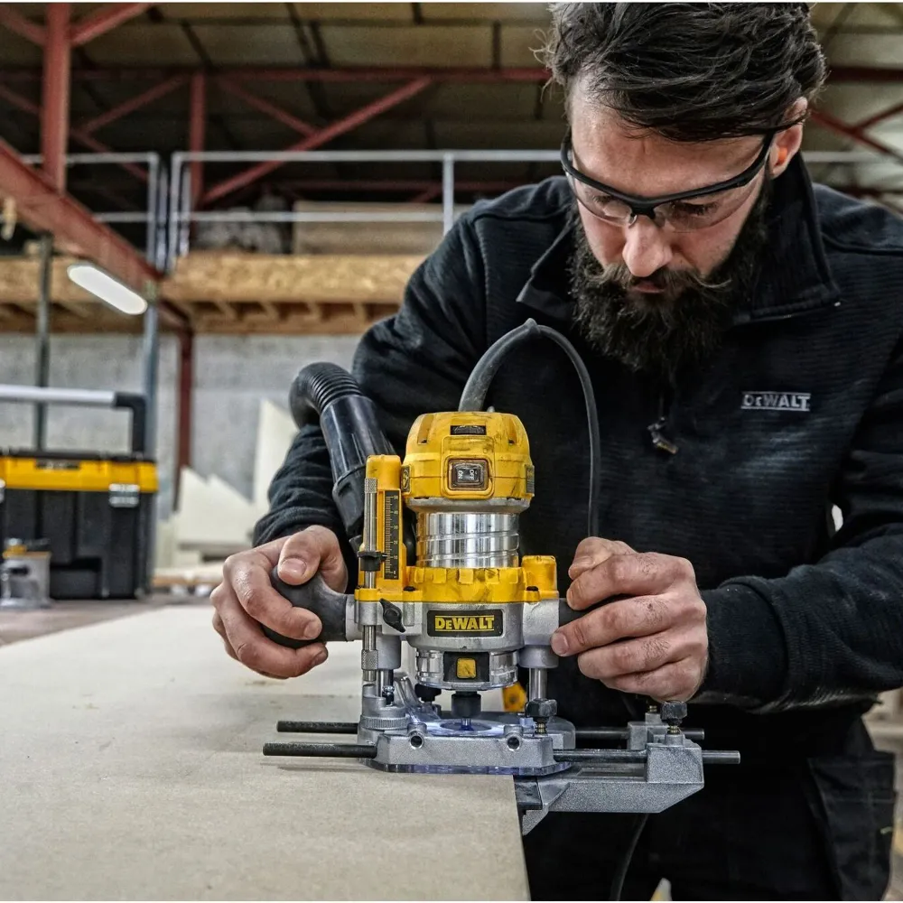Dewalt D26204K-QS 900W 8mm elektrisk fräs