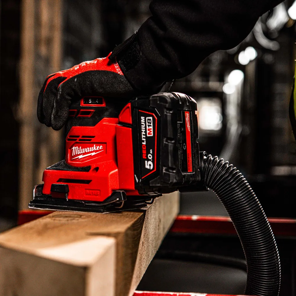 Milwaukee M18 BQSS-502B 18V 5Ah slipmaskin