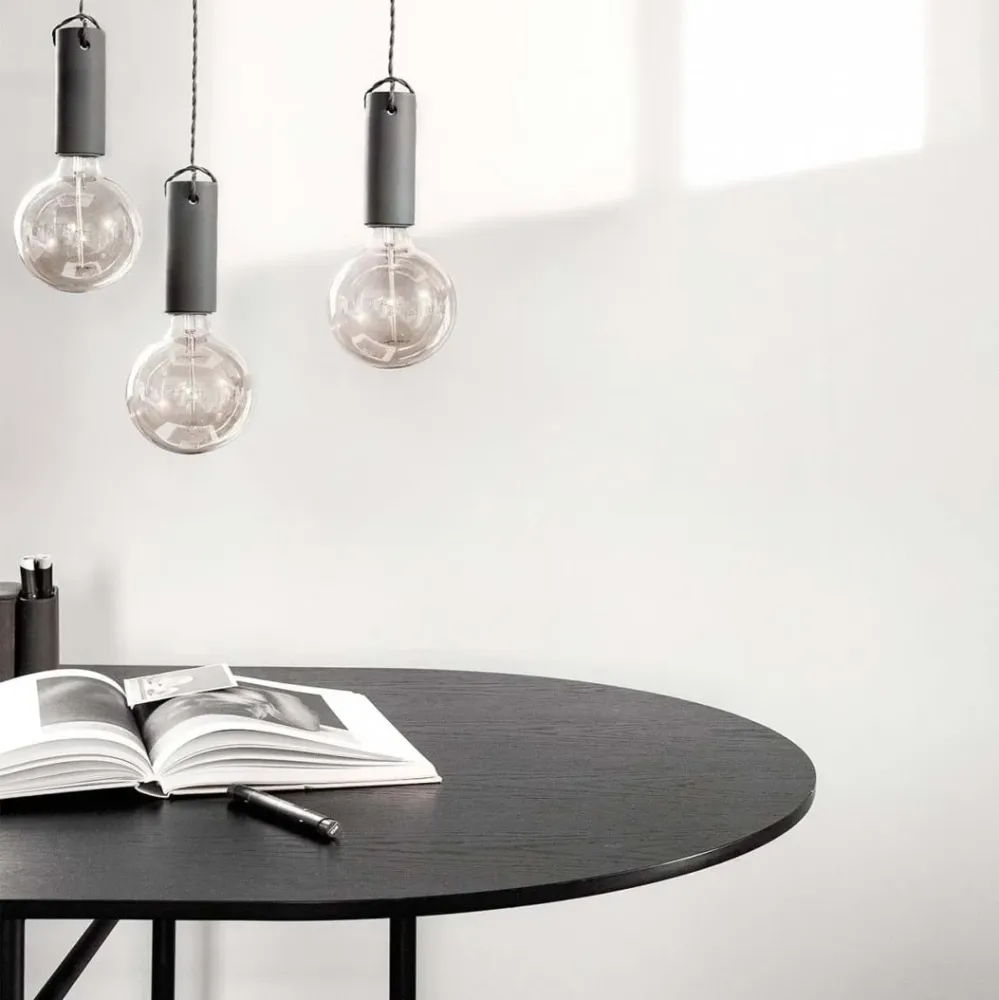 Snaregarde Dining Table Oval